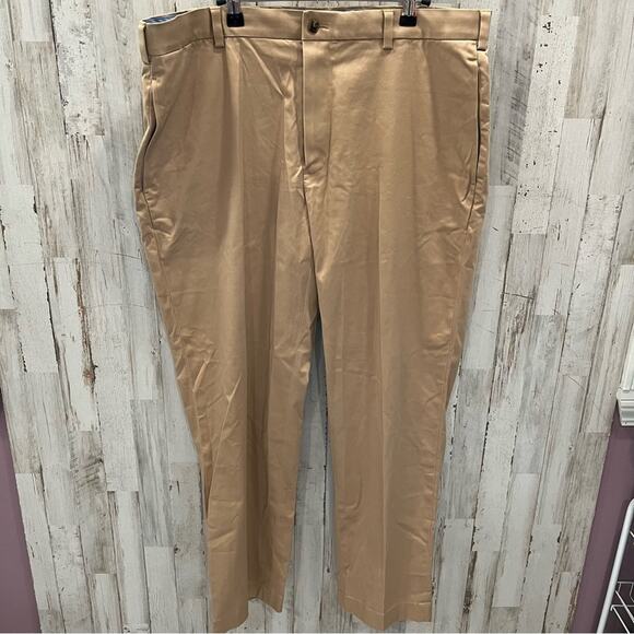 Brooks Brothers LIGHT WEIGHT ADVANTAGE CHINO
CLARK Fit Khaki 38X30 - Picture 1 of 8